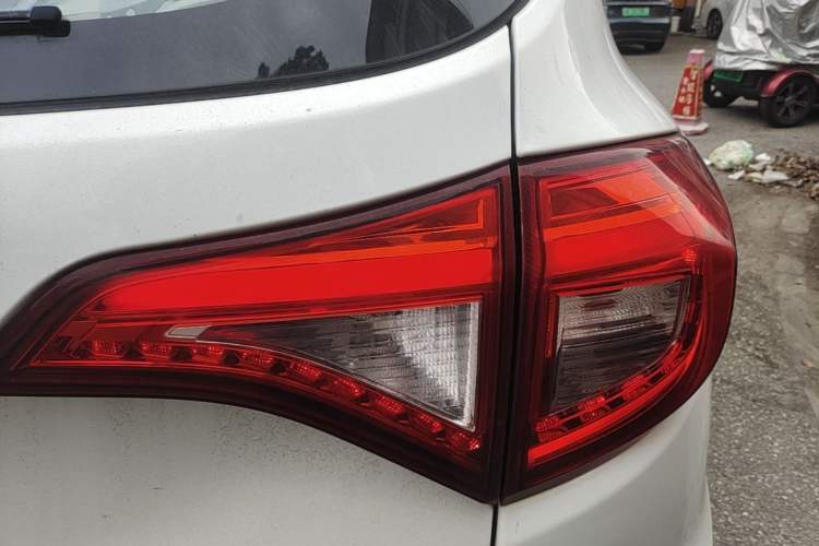 Used BYD Song 2016 GaiShi Edition 1.5TID Automatic Elite Model Right Rear Taillight