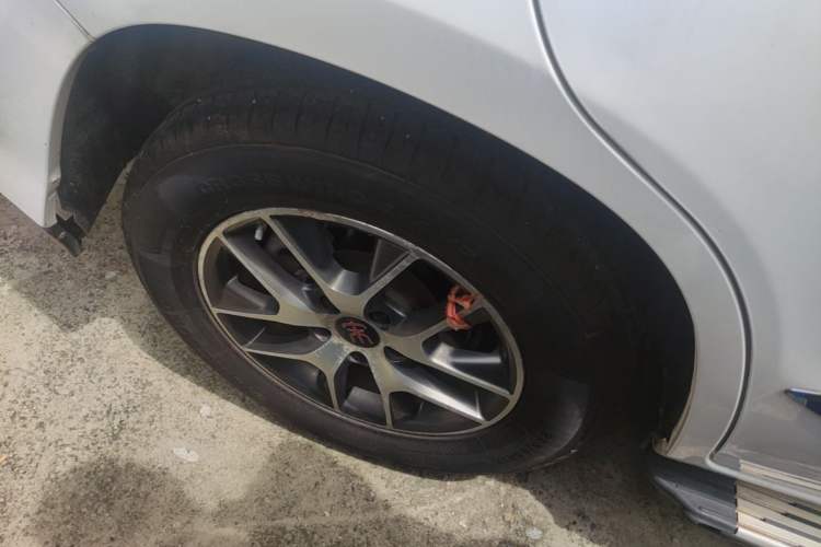Used BYD Song 2016 GaiShi Edition 1.5TID Automatic Elite Model Right Rear Wheel Hub
