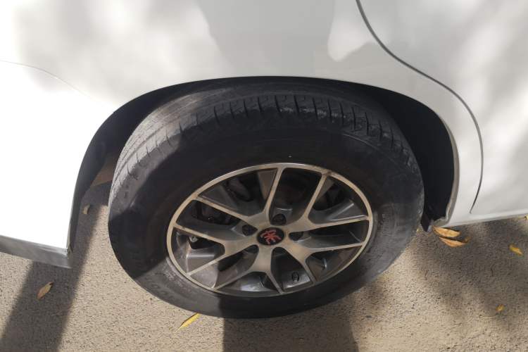 Used BYD Song 2016 Gaishi Edition 1.5TI Manual Haoya Model Right Rear Wheel Hub