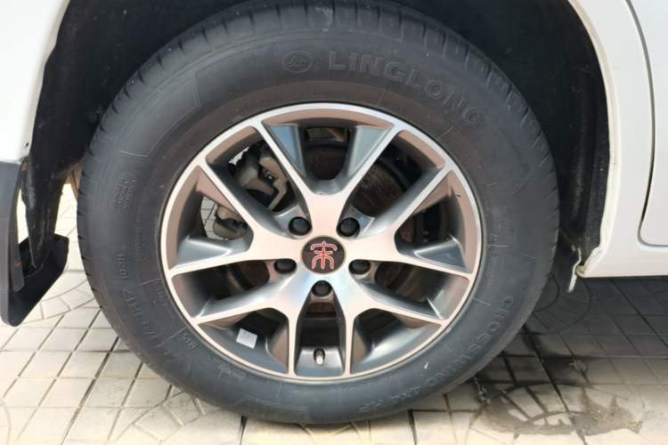 Used BYD Song 2016 GaiShi Edition 1.5TID Automatic Elite Model Right Rear Wheel Hub