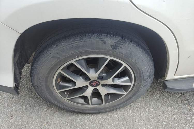 Used BYD Song 2016 GaiShi Edition 1.5TID Automatic Elite Model Right Rear Wheel Hub