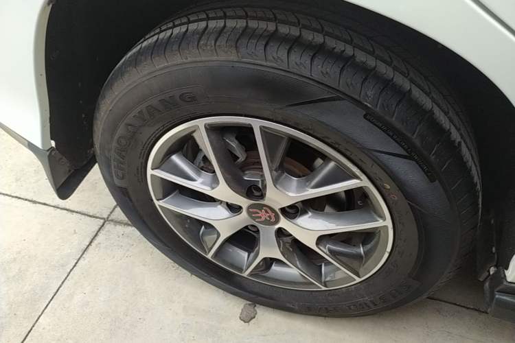 Used BYD Song 2016 GaiShi Edition 1.5TI Manual Elite Model Right Rear Wheel Hub