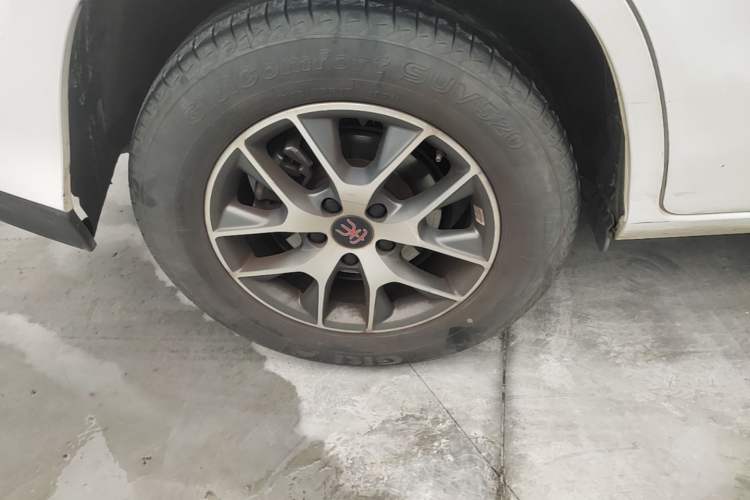 Used BYD Song 2016 GaiShi Edition 1.5TID Automatic Elite Model Right Rear Wheel Hub