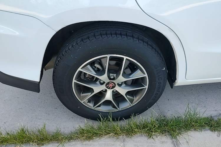 Used BYD Song 2016 GaiShi Edition 1.5TI Manual Elite Model Right Rear Wheel Hub