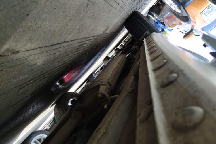 Used BYD Song 2016 GaiShi Edition 1.5TI Manual Elite Model Right Side Sill