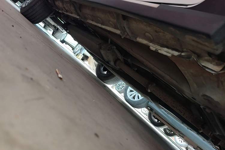 Used BYD Song 2016 GaiShi Edition 1.5TI Manual Elite Model Right Side Sill