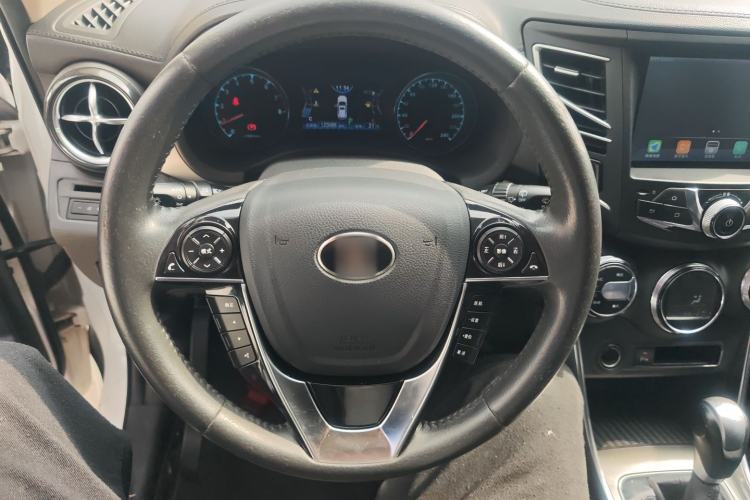 Used BYD Song 2016 GaiShi Edition 1.5TID Automatic Elite Model Steering Wheel
