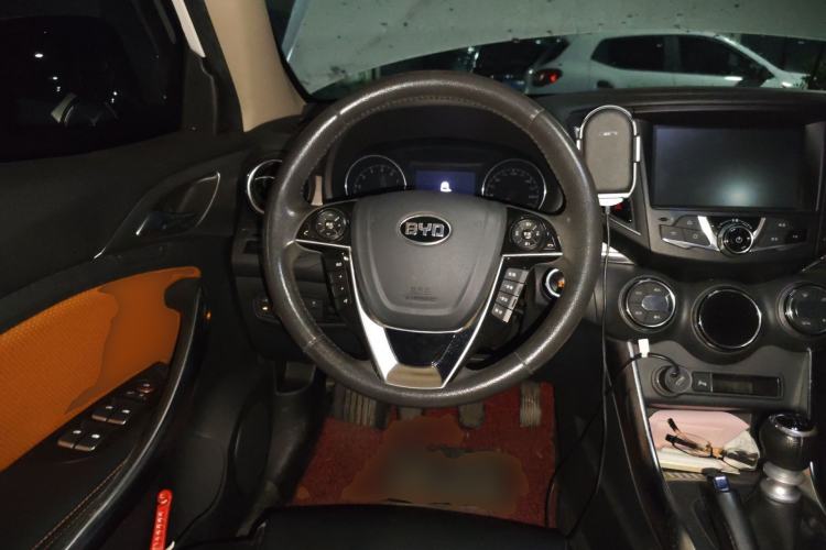 Used BYD Song 2016 1.5TI Manual Luxury Model Steering Wheel