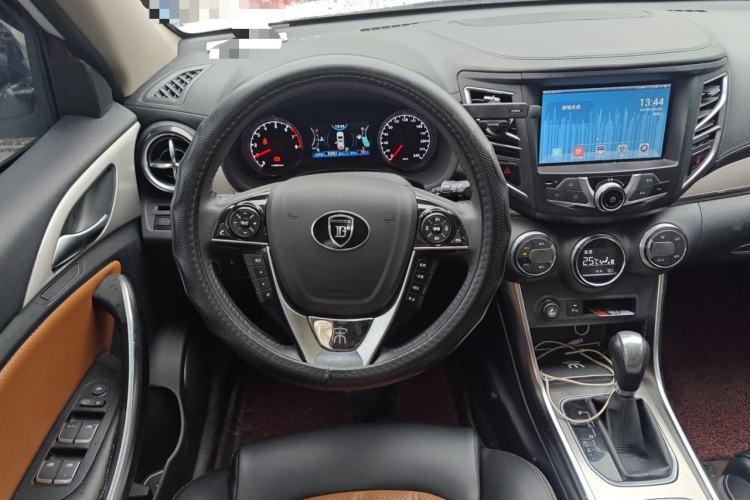 Used BYD Song 2016 2.0TID Automatic Prestige Edition Steering Wheel