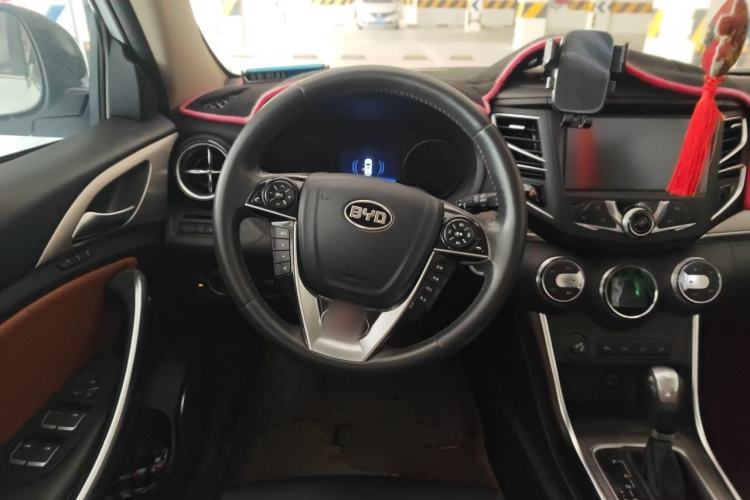 Used BYD Song 2016 2.0TID Automatic Flagship Edition Steering Wheel