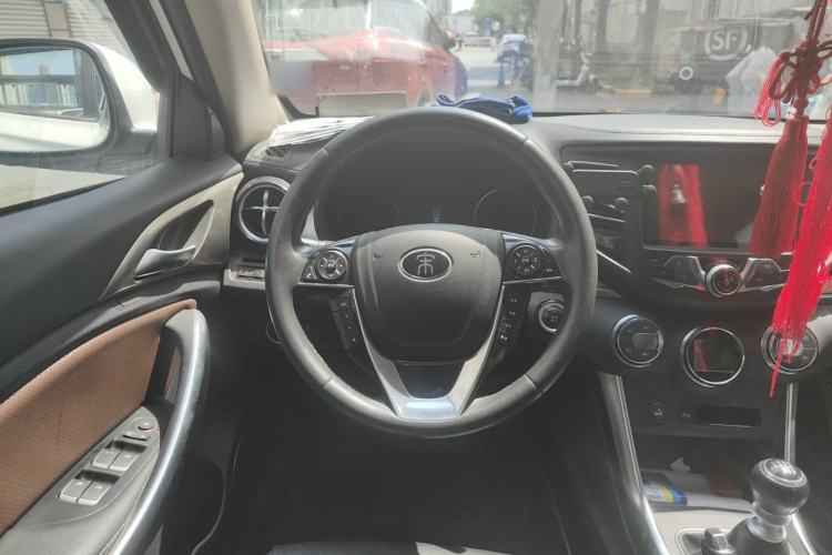 Used BYD Song 2016 GaiShi Edition 1.5TI Manual Elite Model Steering Wheel