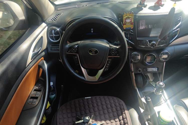 Used BYD Song 2016 1.5TI Manual Luxury Model Steering Wheel
