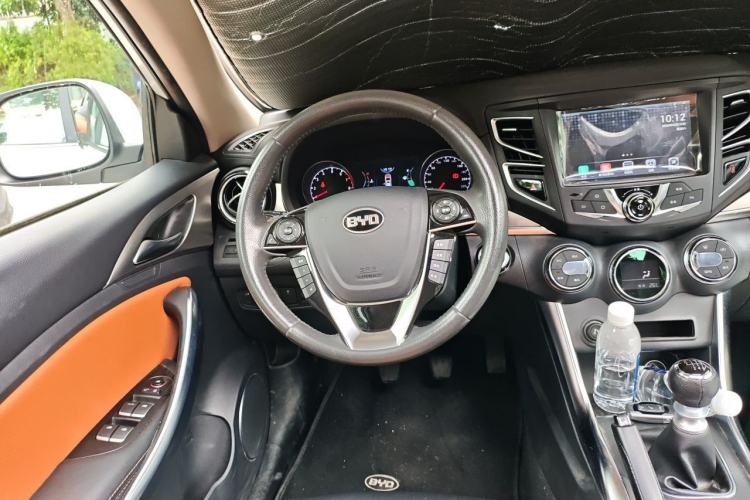 Used BYD Song 2016 1.5TI Manual Luxury Model Steering Wheel