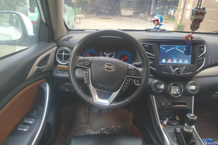 Used BYD Song 2016 1.5TI Manual Luxury Model Steering Wheel