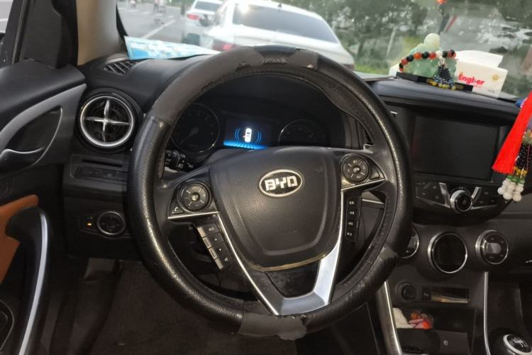 Used BYD Song 2016 1.5TI Manual Luxury Model Steering Wheel