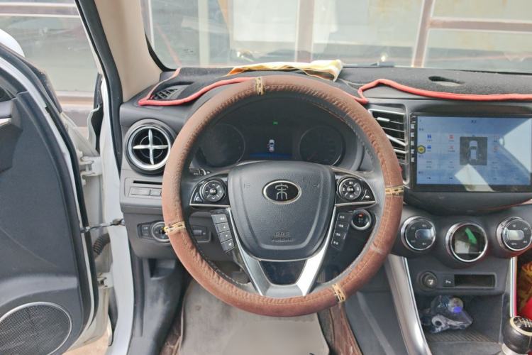 Used BYD Song 2016 GaiShi Edition 1.5TI Manual Elite Model Steering Wheel