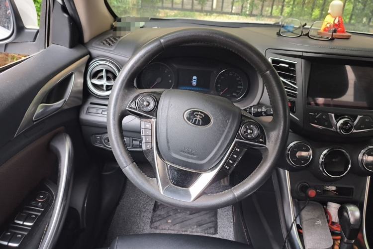 Used BYD Song 2016 GaiShi Edition 1.5TID Automatic Elite Model Steering Wheel