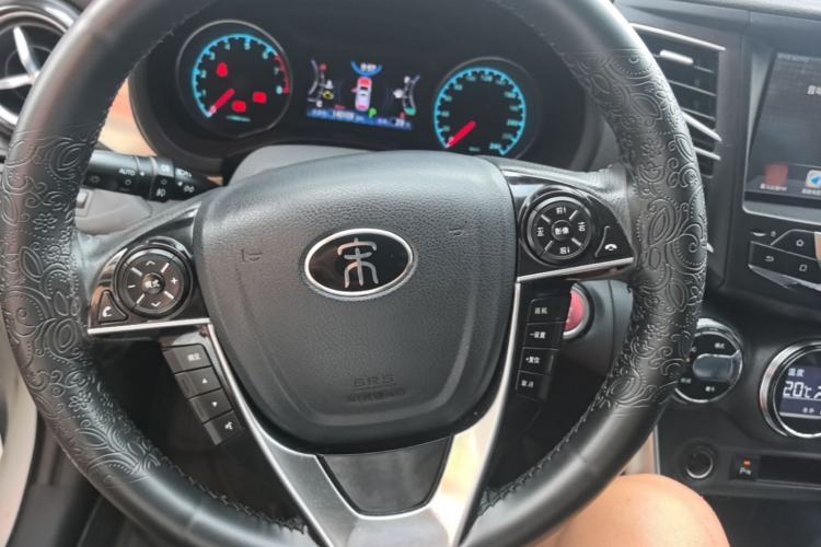 Used BYD Song 2016 GaiShi Edition 1.5TID Automatic Elite Model Steering Wheel