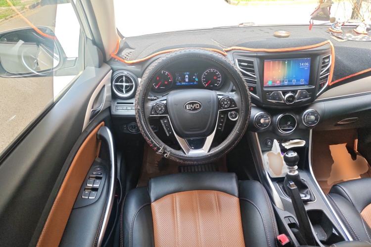 Used BYD Song 2016 1.5TI Manual Luxury Model Steering Wheel