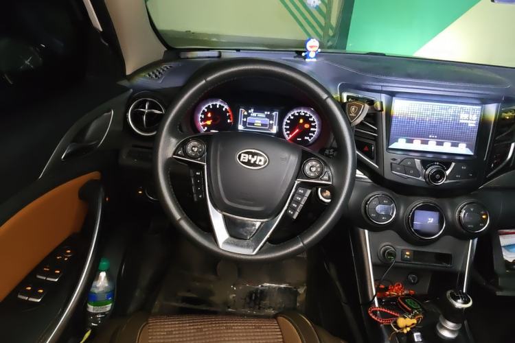 Used BYD Song 2016 1.5TI Manual Luxury Model Steering Wheel