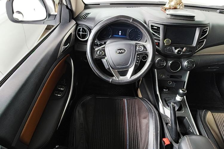 Used BYD Song 2016 1.5TI Manual Luxury Model Steering Wheel