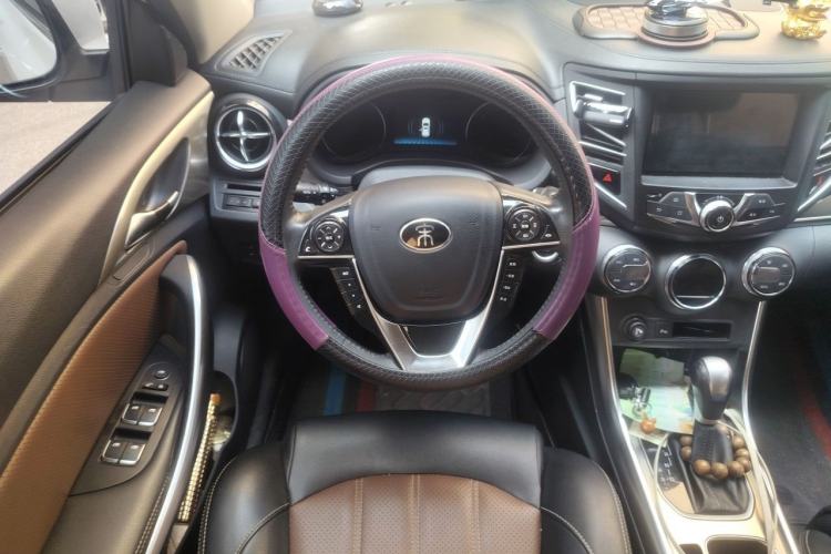 Used BYD Song 2016 GaiShi Edition 1.5TID Automatic Elite Model Steering Wheel