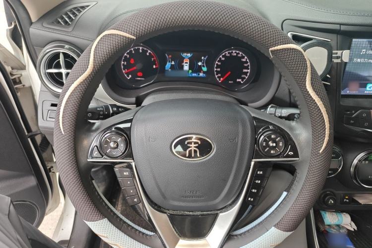 Used BYD Song 2016 GaiShi Edition 1.5TID Automatic Elite Model Steering Wheel