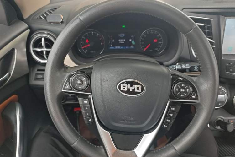 Used BYD Song 2016 1.5TI Manual Luxury Model Steering Wheel