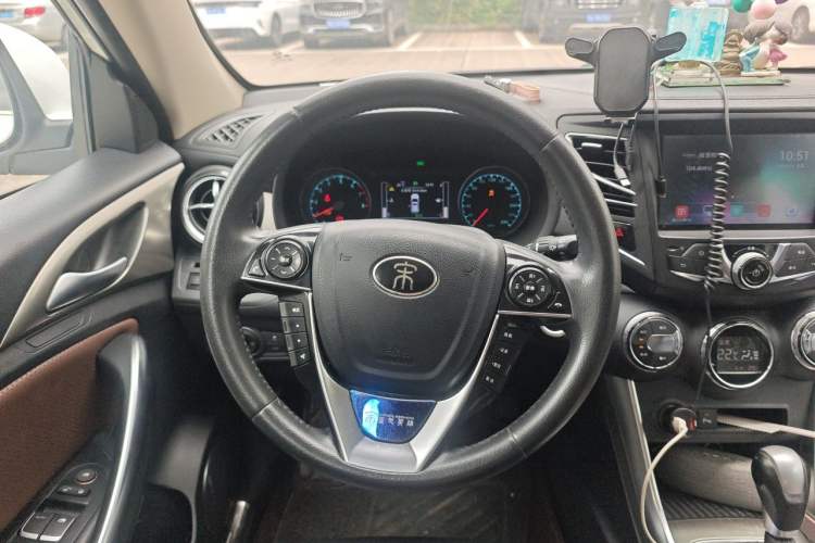 Used BYD Song 2016 GaiShi Edition 1.5TID Automatic Elite Model Steering Wheel
