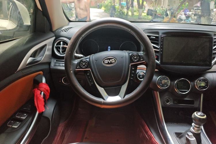 Used BYD Song 2016 1.5TI Manual Luxury Model Steering Wheel