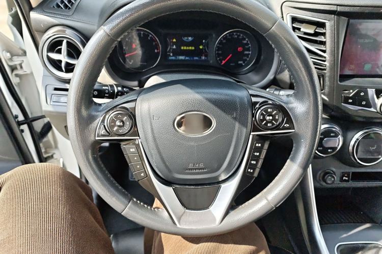Used BYD Song 2016 GaiShi Edition 1.5TI Manual Elite Model Steering Wheel