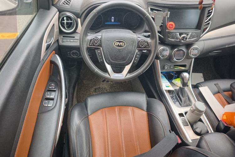 Used BYD Song 2016 2.0TID Automatic Prestige Edition Steering Wheel