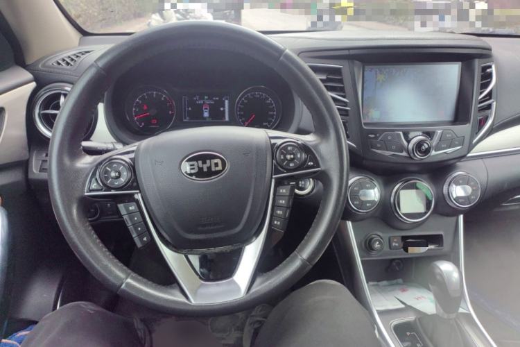 Used BYD Song 2016 2.0TID Automatic Prestige Edition Steering Wheel