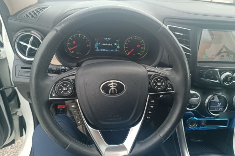Used BYD Song 2016 GaiShi Edition 1.5TI Manual Elite Model Steering Wheel
