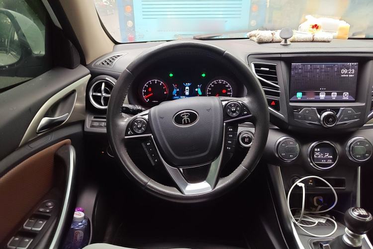 Used BYD Song 2016 GaiShi Edition 1.5TI Manual Elite Model Steering Wheel