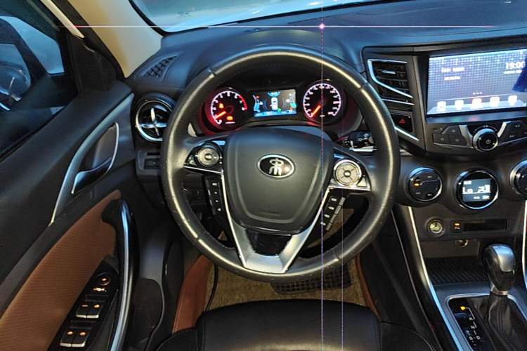 Used BYD Song 2016 GaiShi Edition 1.5TID Automatic Elite Model Steering Wheel