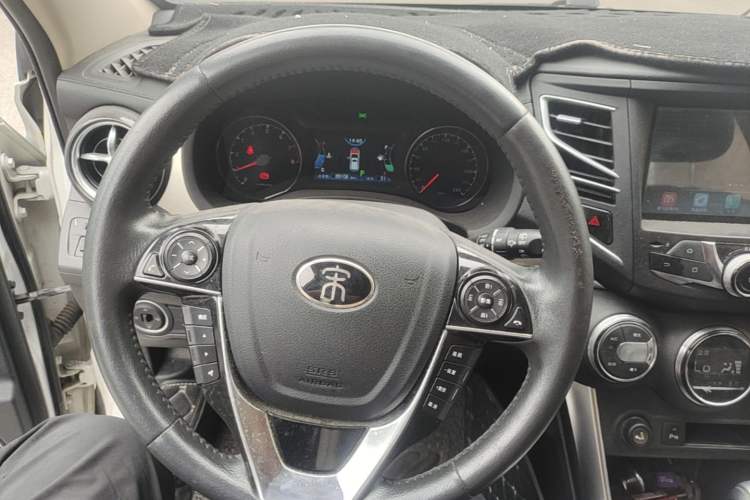 Used BYD Song 2016 GaiShi Edition 1.5TID Automatic Elite Model Steering Wheel