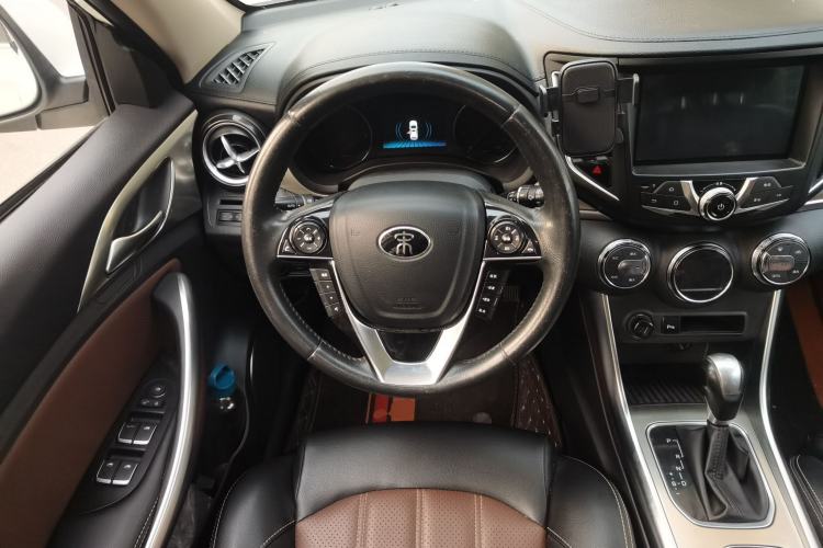 Used BYD Song 2016 Gaishi Edition 1.5TID Automatic Luxury Model Steering Wheel