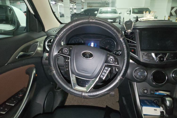 Used BYD Song 2016 Gaishi Edition 1.5TID Automatic Luxury Model Steering Wheel