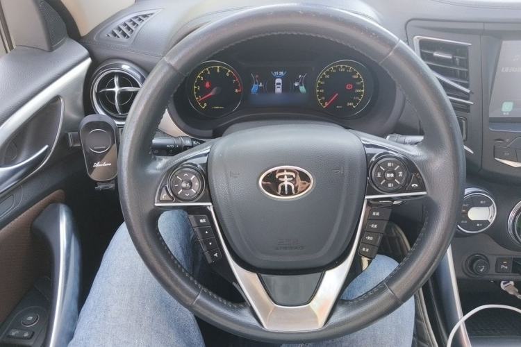 Used BYD Song 2016 GaiShi Edition 1.5TI Manual Elite Model Steering Wheel