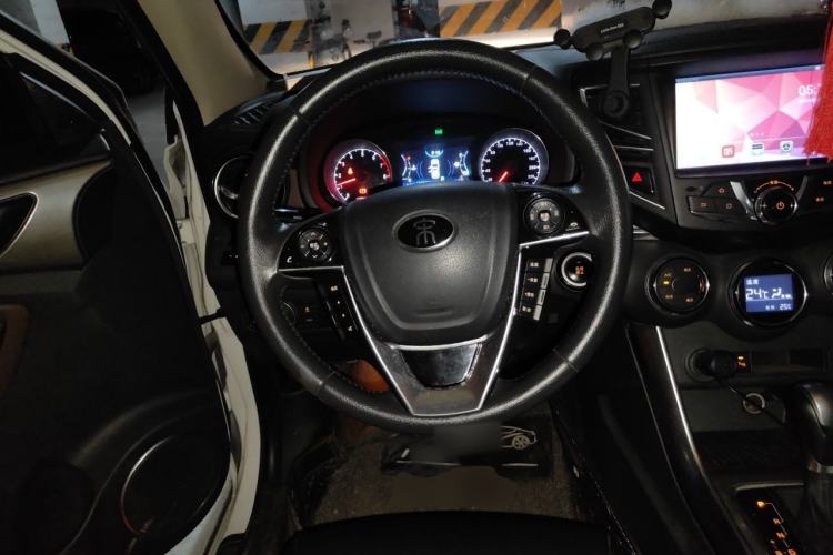 Used BYD Song 2016 GaiShi Edition 1.5TID Automatic Elite Model Steering Wheel