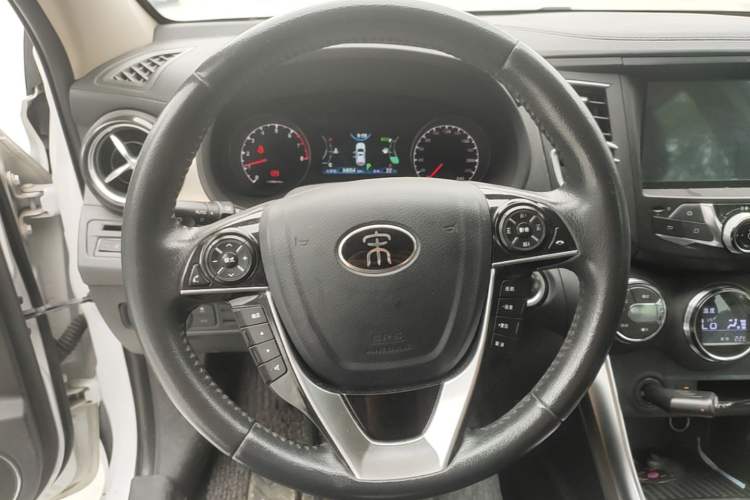 Used BYD Song 2016 GaiShi Edition 1.5TID Automatic Elite Model Steering Wheel
