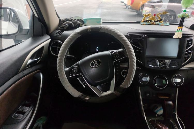 Used BYD Song 2016 Gaishi Edition 1.5TID Automatic Luxury Model Steering Wheel