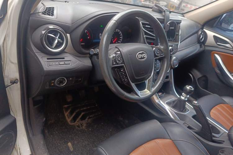 Used BYD Song 2016 1.5TI Manual Luxury Model Steering Wheel