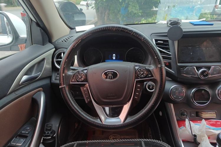 Used BYD Song 2016 GaiShi Edition 1.5TI Manual Elite Model Steering Wheel