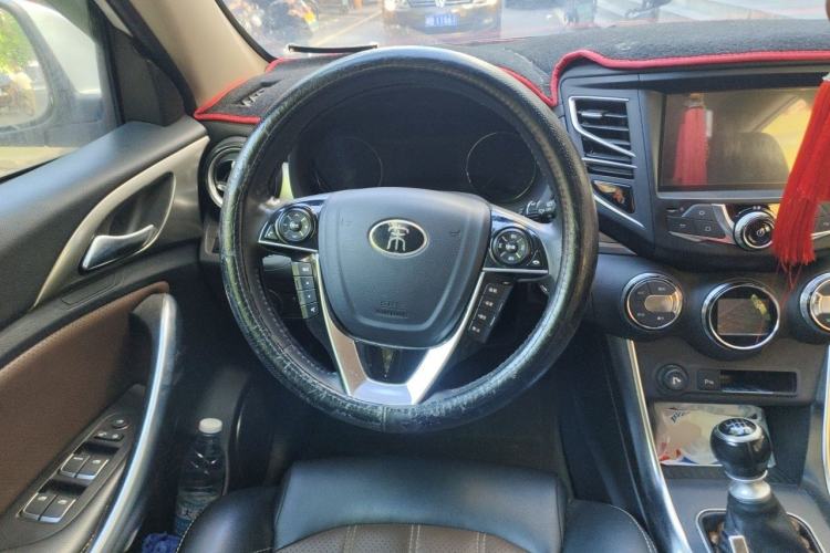 Used BYD Song 2016 GaiShi Edition 1.5TI Manual Elite Model Steering Wheel