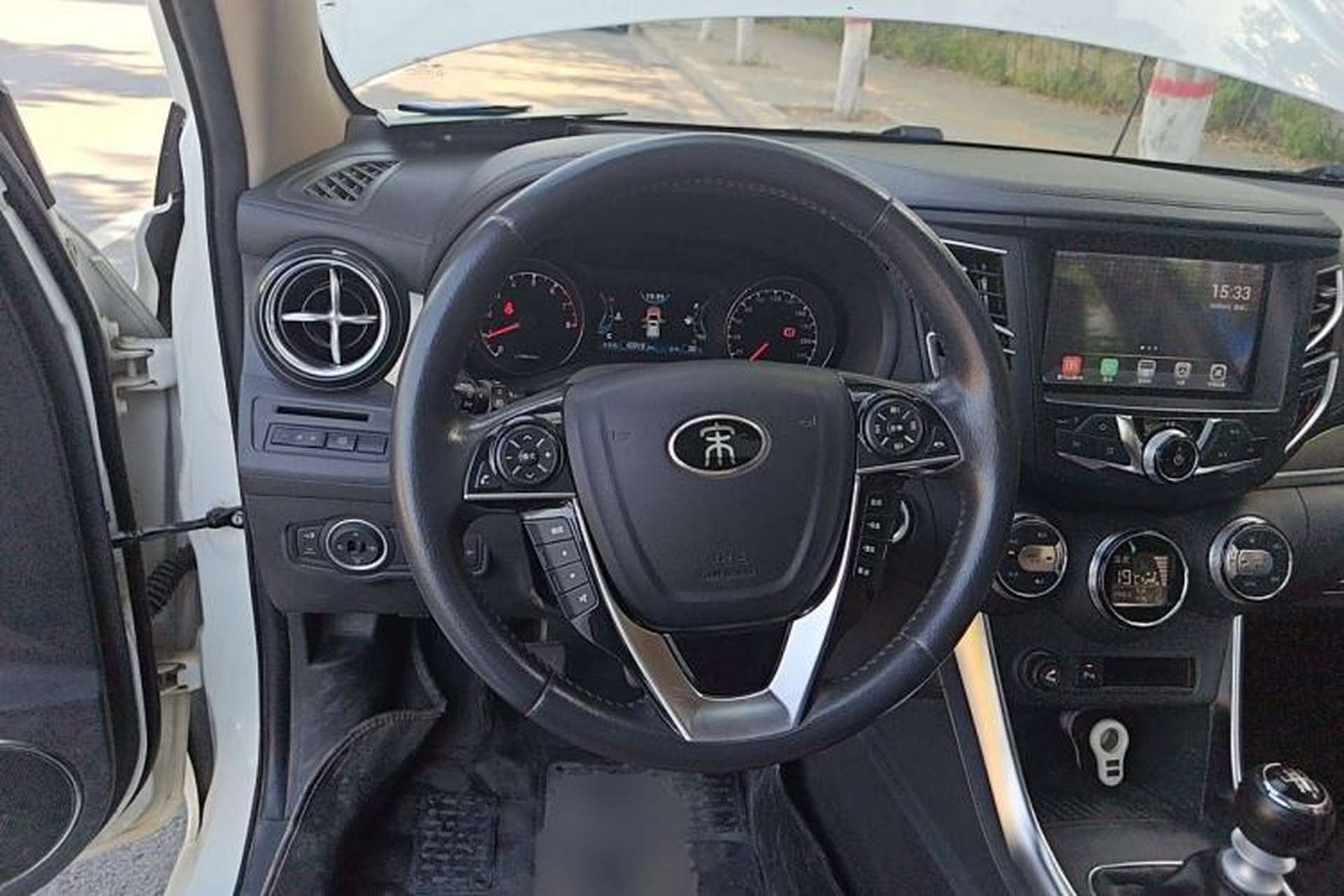 Used BYD Song 2016 Gaishi Edition 1.5TI Manual Haoya Model Steering Wheel