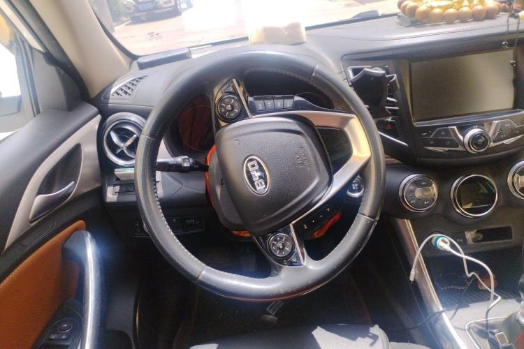 Used BYD Song 2016 1.5TI Manual Luxury Model Steering Wheel