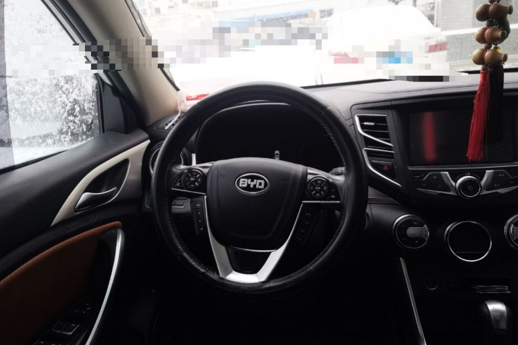 Used BYD Song 2016 2.0TID Automatic Prestige Edition Steering Wheel