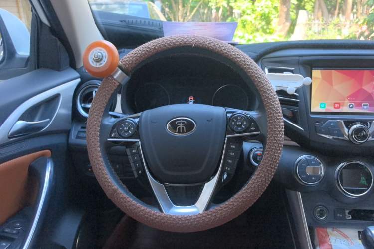 Used BYD Song 2016 GaiShi Edition 1.5TID Automatic Elite Model Steering Wheel